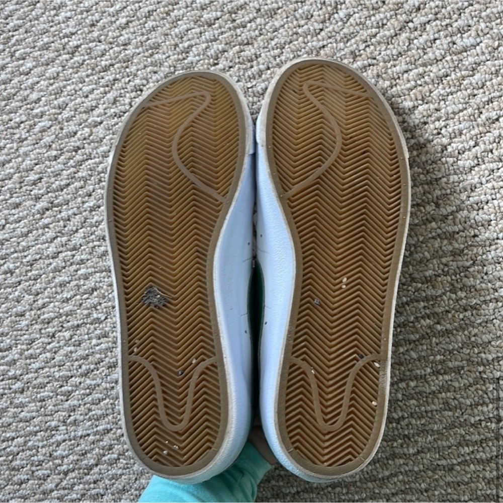 Nike White and Green Women's Sneakers - Picture 5 of 5